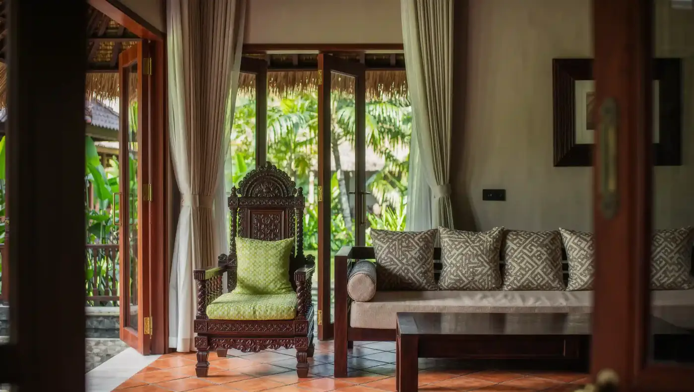 Bagaimana Cara Mengintegrasikan Furnitur Lama ke Desain Interior Baru Villa di Bali?