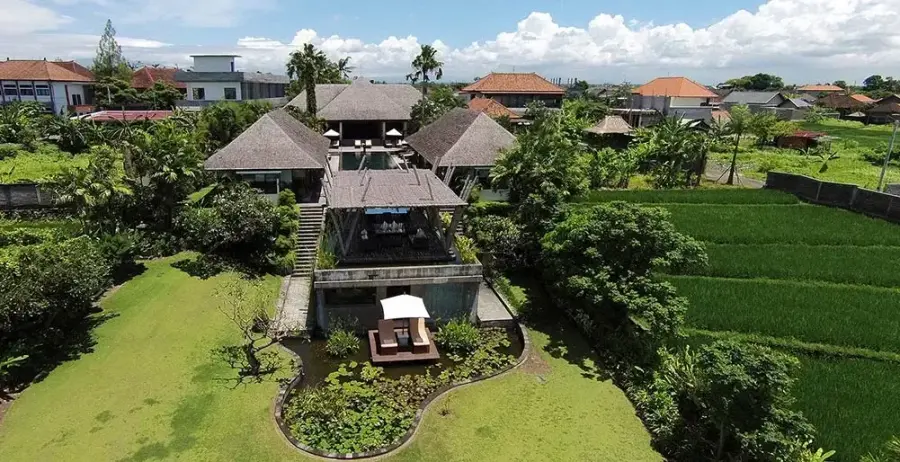 The Difference Between Staying in Luxury Villa and Private Villa in Bali You Should Know Before Booking