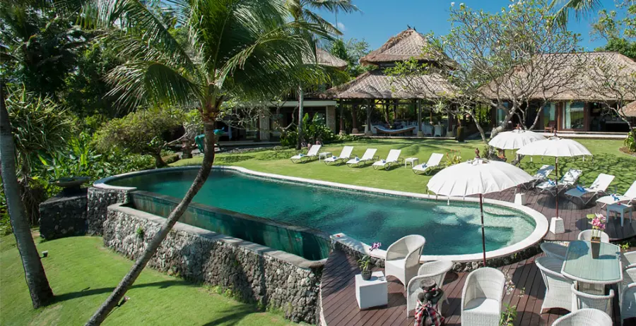 Luxury villa with pool and tropical setting