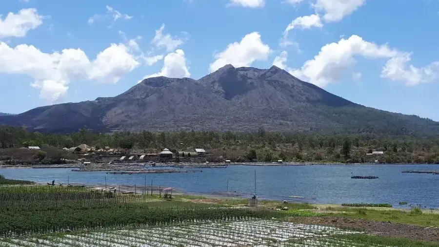 Gunung Batur Kintamani (Sumber: Flickr)